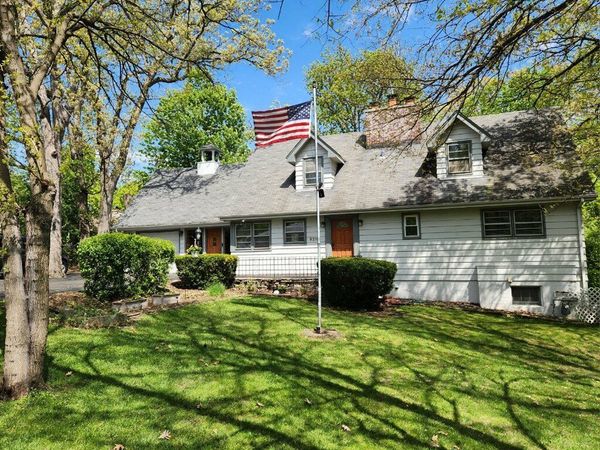 9215 S 83rd Avenue, Hickory Hills, IL 60457