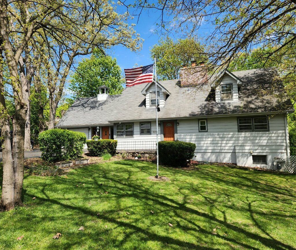9215 S 83rd Avenue, Hickory Hills, IL 60457