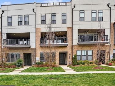 23048 LAVALLETTE SQUARE , BRAMBLETON, VA 20148