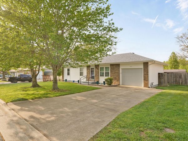 709 E Barracuda Drive, Nixa, MO 65714