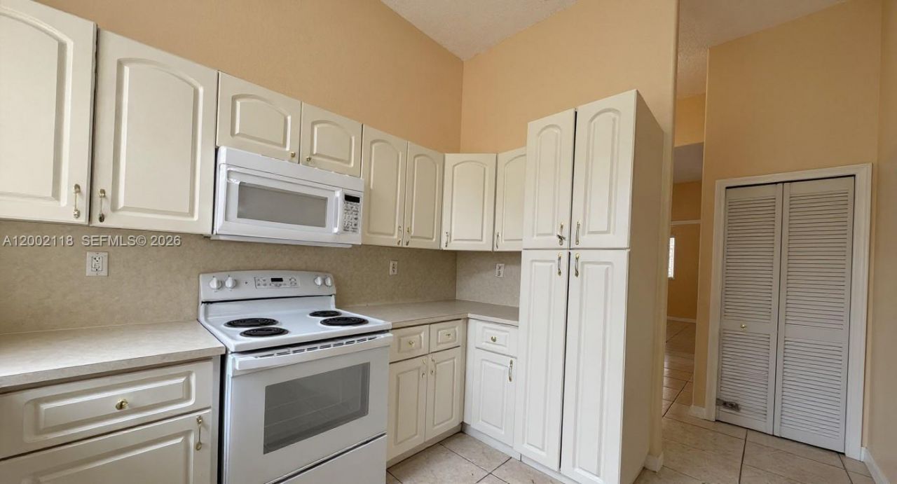 15339 SW 32nd Ter, Unit 15339, Miami, FL 33185 Photo