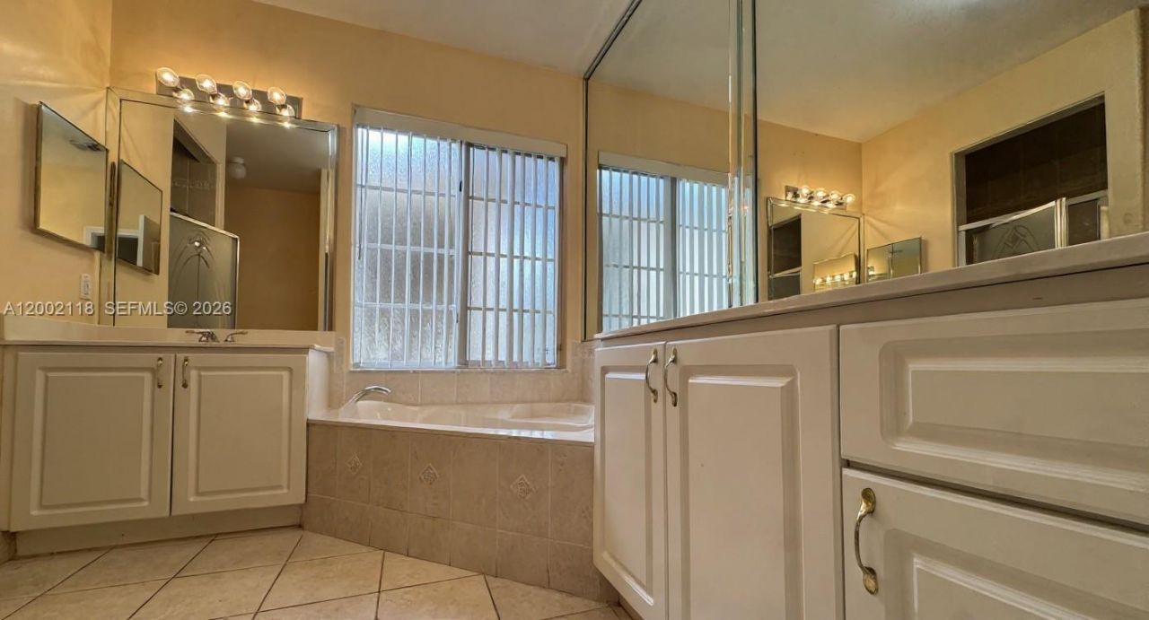 15339 SW 32nd Ter, Unit 15339, Miami, FL 33185 Photo