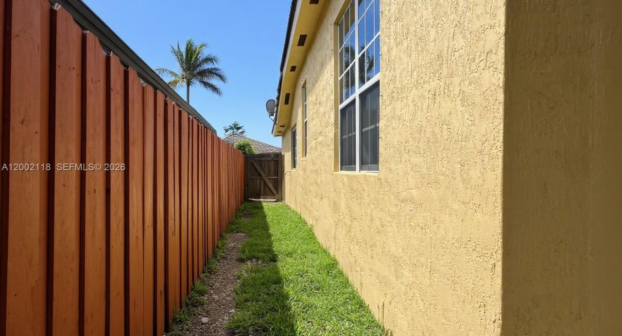 15339 SW 32nd Ter, Unit 15339, Miami, FL 33185 Photo