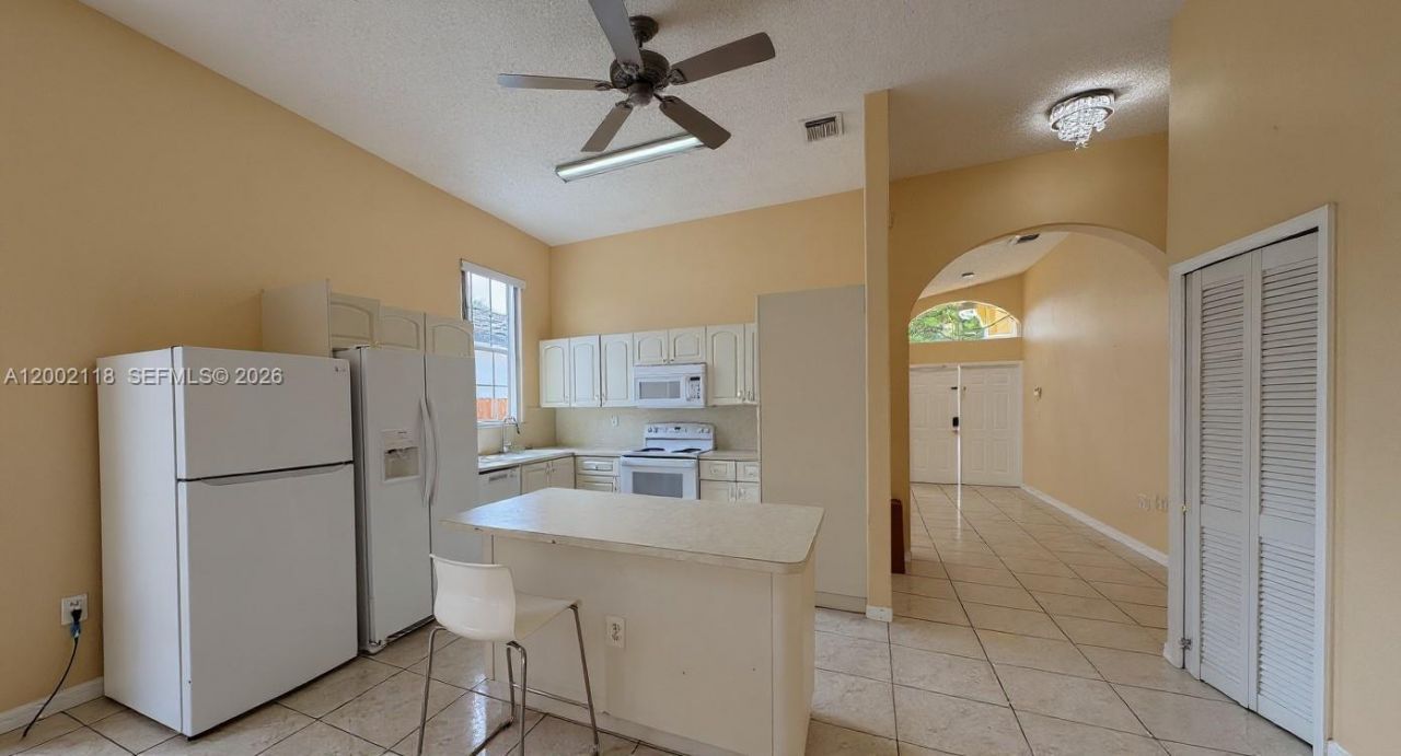 15339 SW 32nd Ter, Unit 15339, Miami, FL 33185 Photo