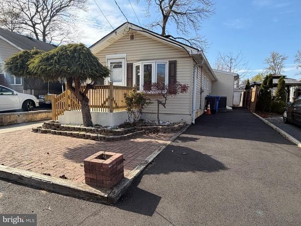 226 OUTLOOK BOULEVARD , KEYPORT, NJ 07735