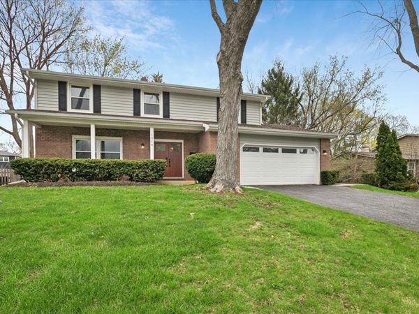 1018 Shari Lane , Libertyville, IL 60048