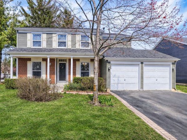 305 N Fiore Parkway , Vernon Hills, IL 60061