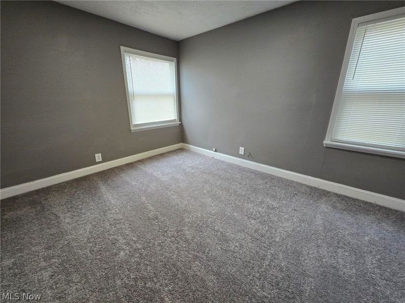 2044 N Green Road , Cleveland, OH 44121 Photo 10