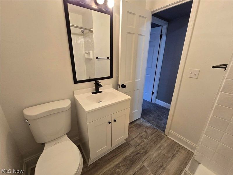 2044 N Green Road , Cleveland, OH 44121 Photo 13