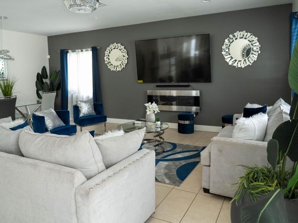 2710 NW 5th Street, Pompano Beach, FL 33069