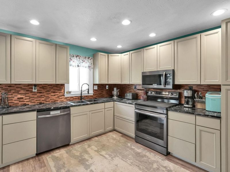34 Ledgewood Drive, Chillicothe, OH 45601 Photo 10