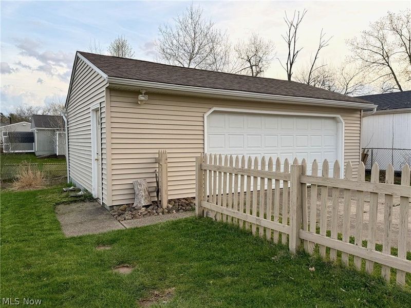 496 Crickett Road, Chardon, OH 44024 Photo 3