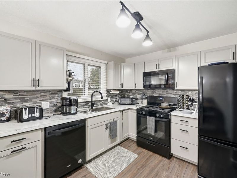 3890 Morley Drive, Kent, OH 44240 Photo 11