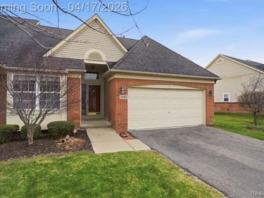 5503 Elmhurst Drive, Trenton, MI 48183