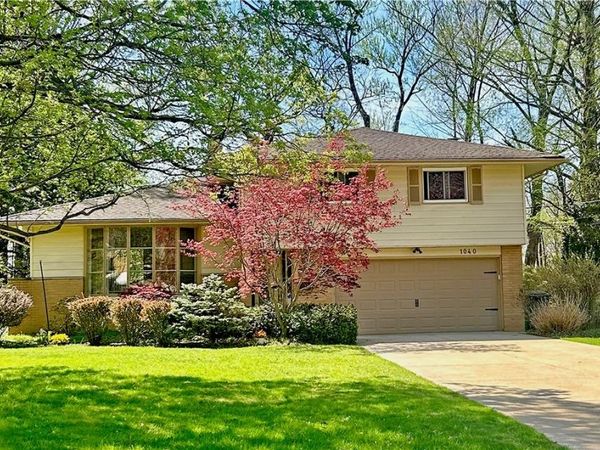 1040 Rose Boulevard, Highland Heights, OH 44143