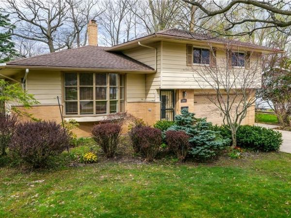 1040 Rose Boulevard , Highland Heights, OH 44143