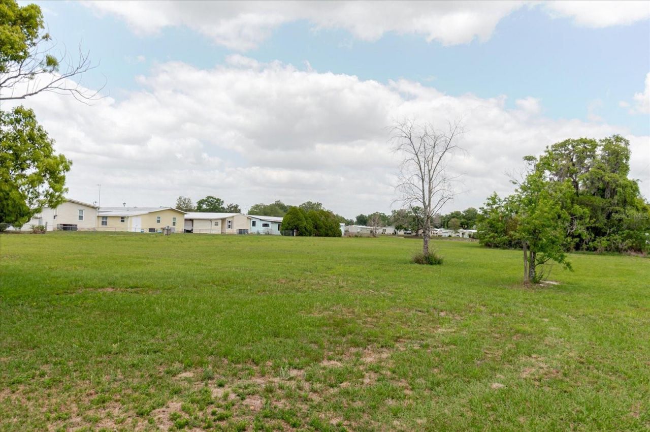 5407 Dean Dairy Rd, Zephyrhills, FL 33541 Photo