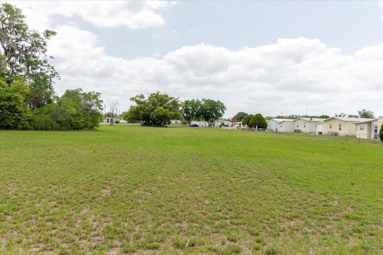 5407 Dean Dairy Rd, Zephyrhills, FL 33541 Photo