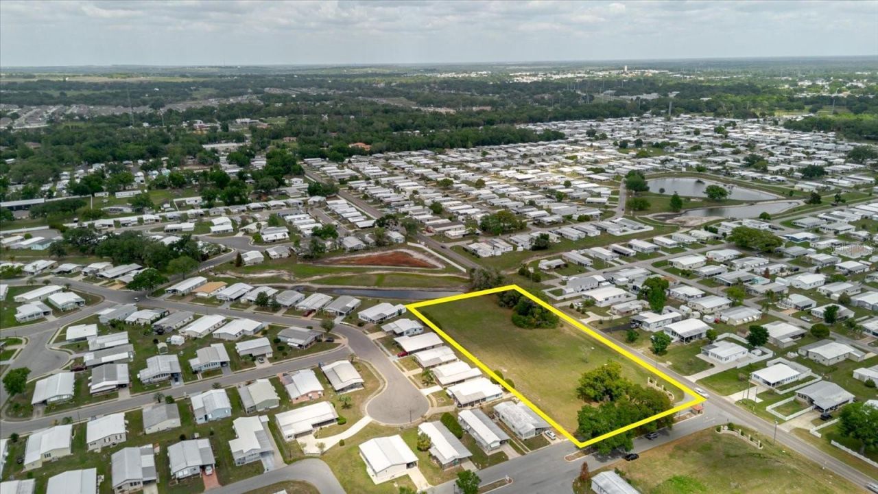 5407 Dean Dairy Rd, Zephyrhills, FL 33541 Photo