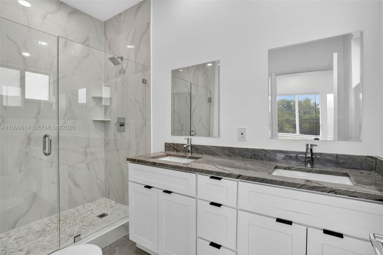 655 NW 24 Avenue, Fort Lauderdale, FL 33311 Photo