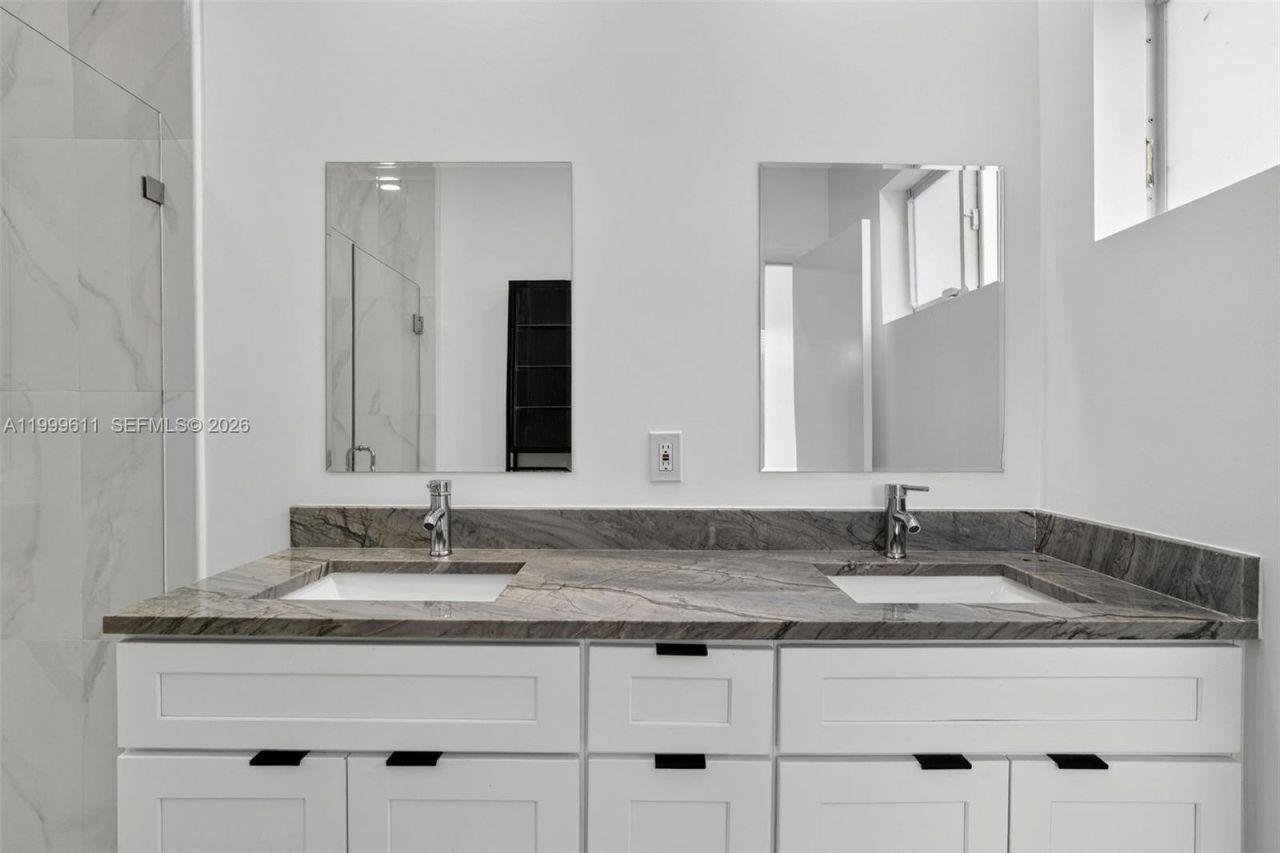 655 NW 24 Avenue, Fort Lauderdale, FL 33311 Photo