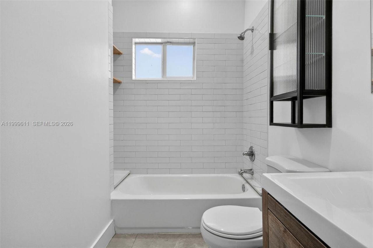 655 NW 24 Avenue, Fort Lauderdale, FL 33311 Photo