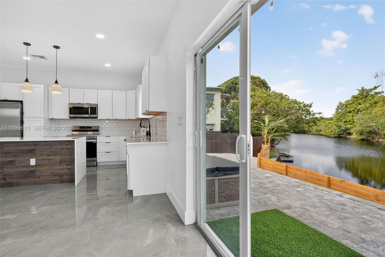 655 NW 24 Avenue, Fort Lauderdale, FL 33311 Photo