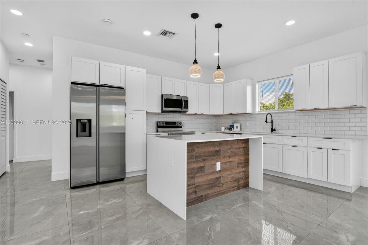 655 NW 24 Avenue, Fort Lauderdale, FL 33311 Photo