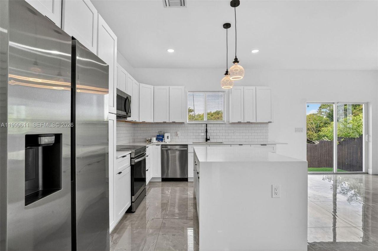 655 NW 24 Avenue, Fort Lauderdale, FL 33311 Photo