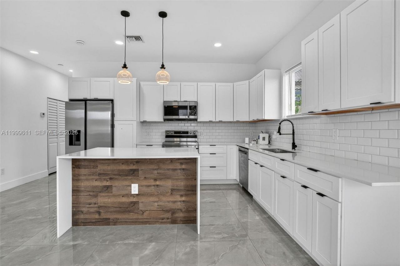 655 NW 24 Avenue, Fort Lauderdale, FL 33311 Photo