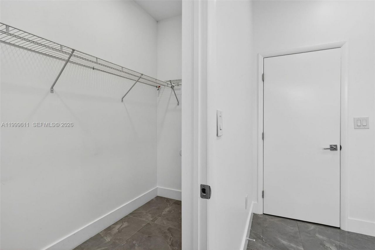 655 NW 24 Avenue, Fort Lauderdale, FL 33311 Photo