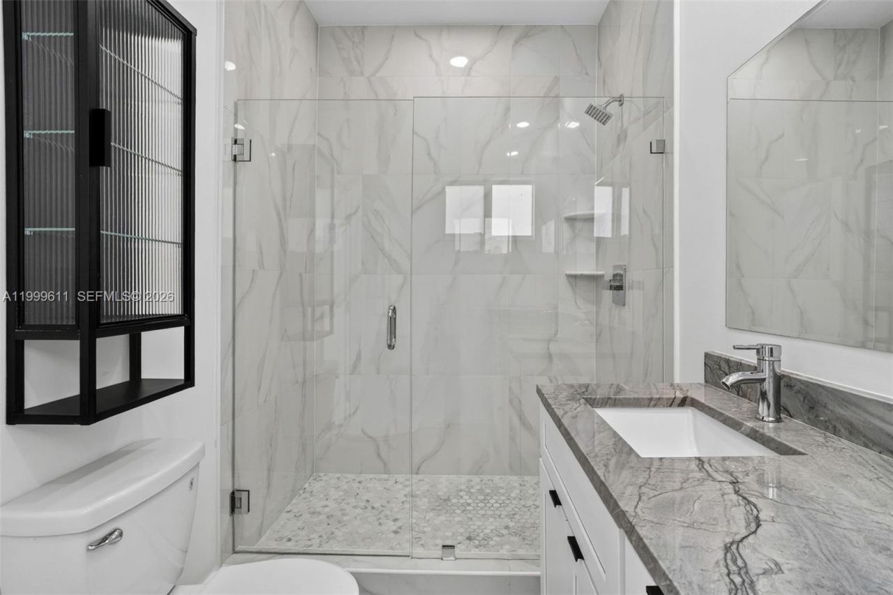 655 NW 24 Avenue, Fort Lauderdale, FL 33311 Photo