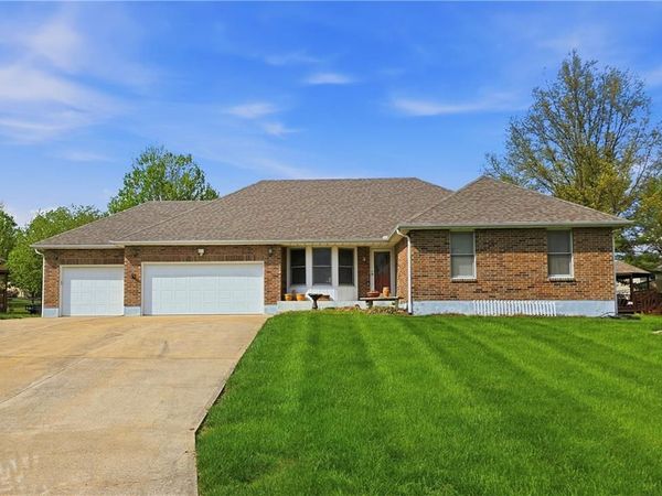 708 W 35th Street, Higginsville, MO 64037