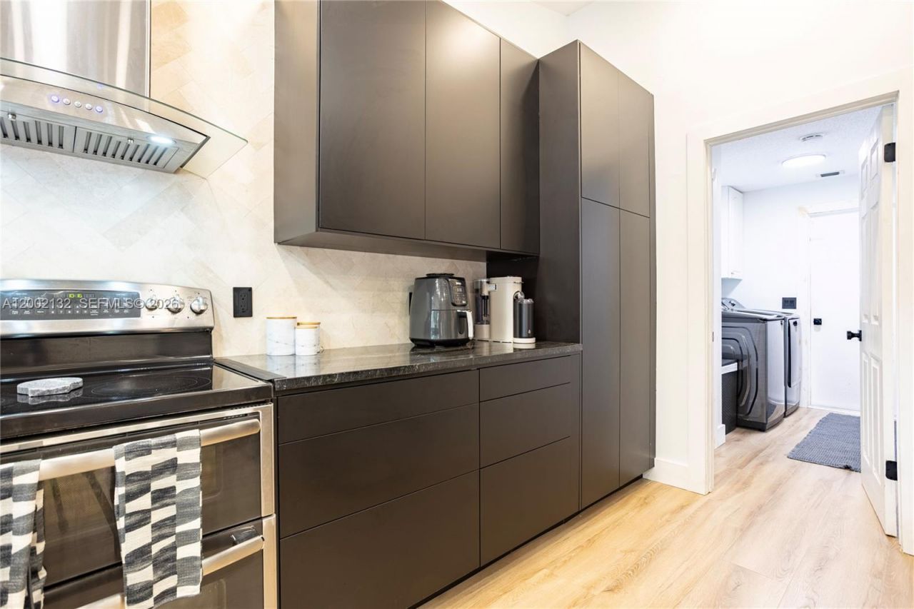 1030 NW 95th Ter, Plantation, FL 33322 Photo