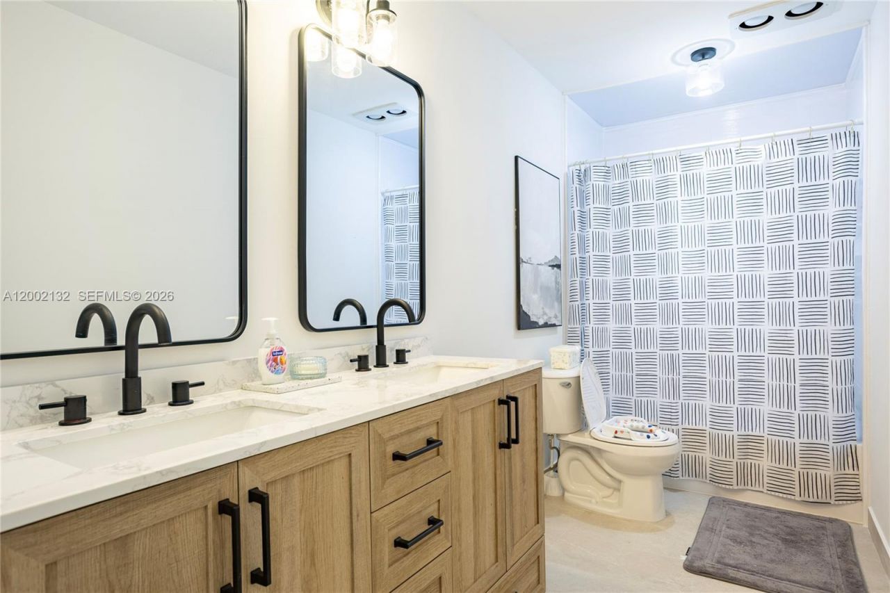 1030 NW 95th Ter, Plantation, FL 33322 Photo