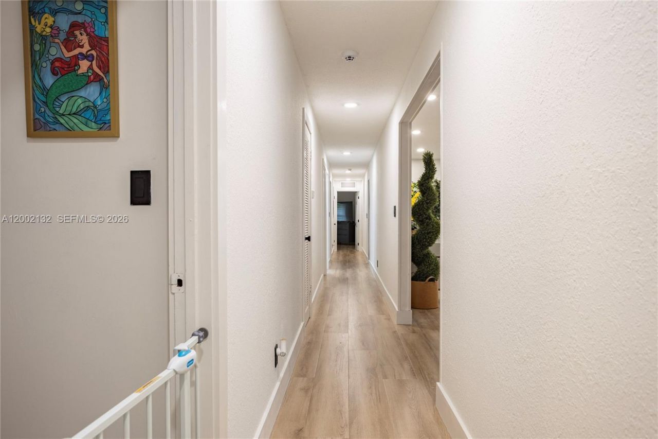 1030 NW 95th Ter, Plantation, FL 33322 Photo