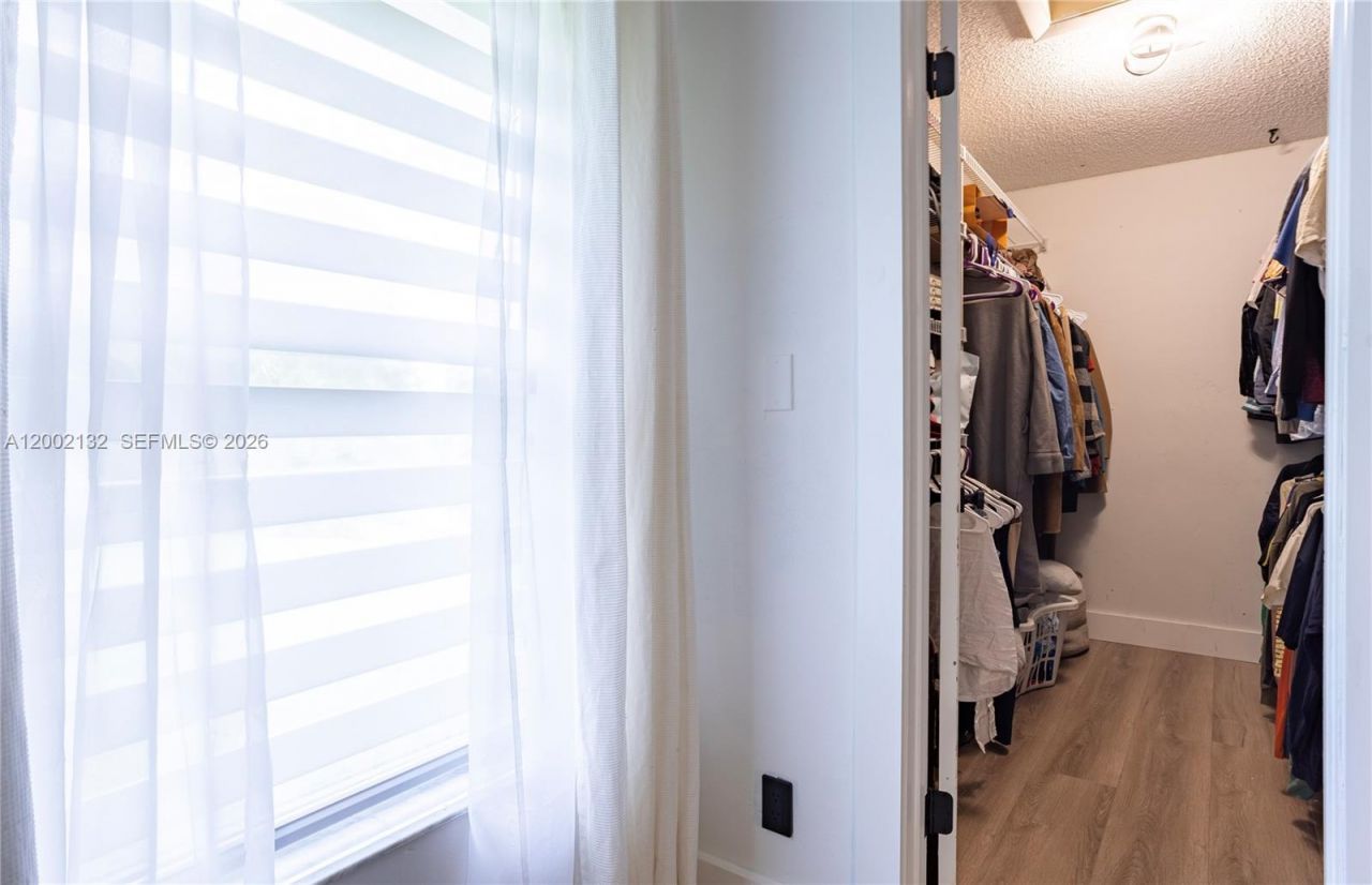 1030 NW 95th Ter, Plantation, FL 33322 Photo