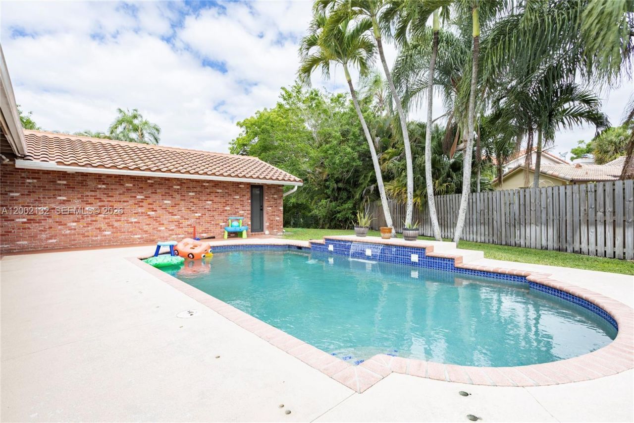 1030 NW 95th Ter, Plantation, FL 33322 Photo