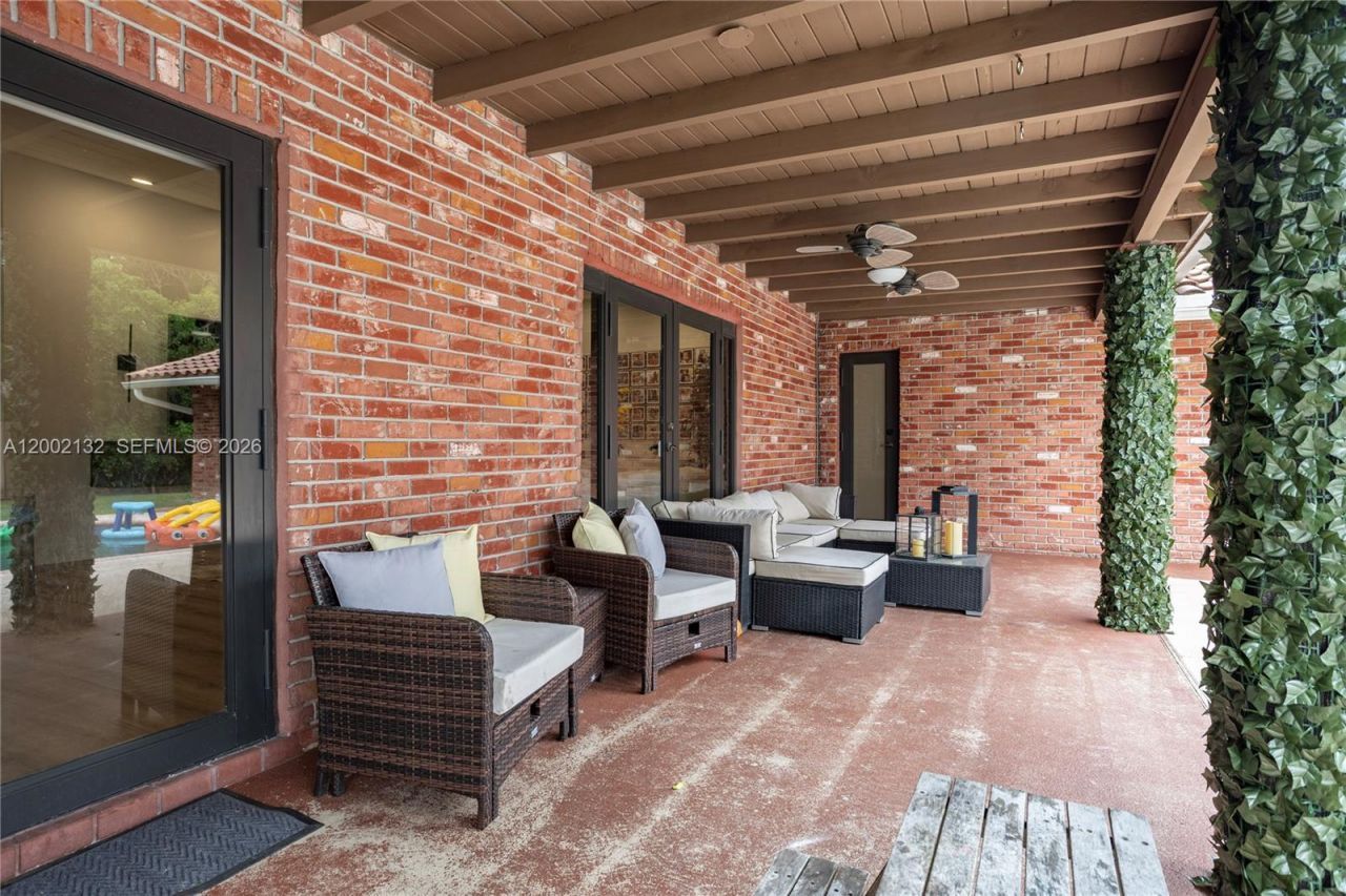 1030 NW 95th Ter, Plantation, FL 33322 Photo