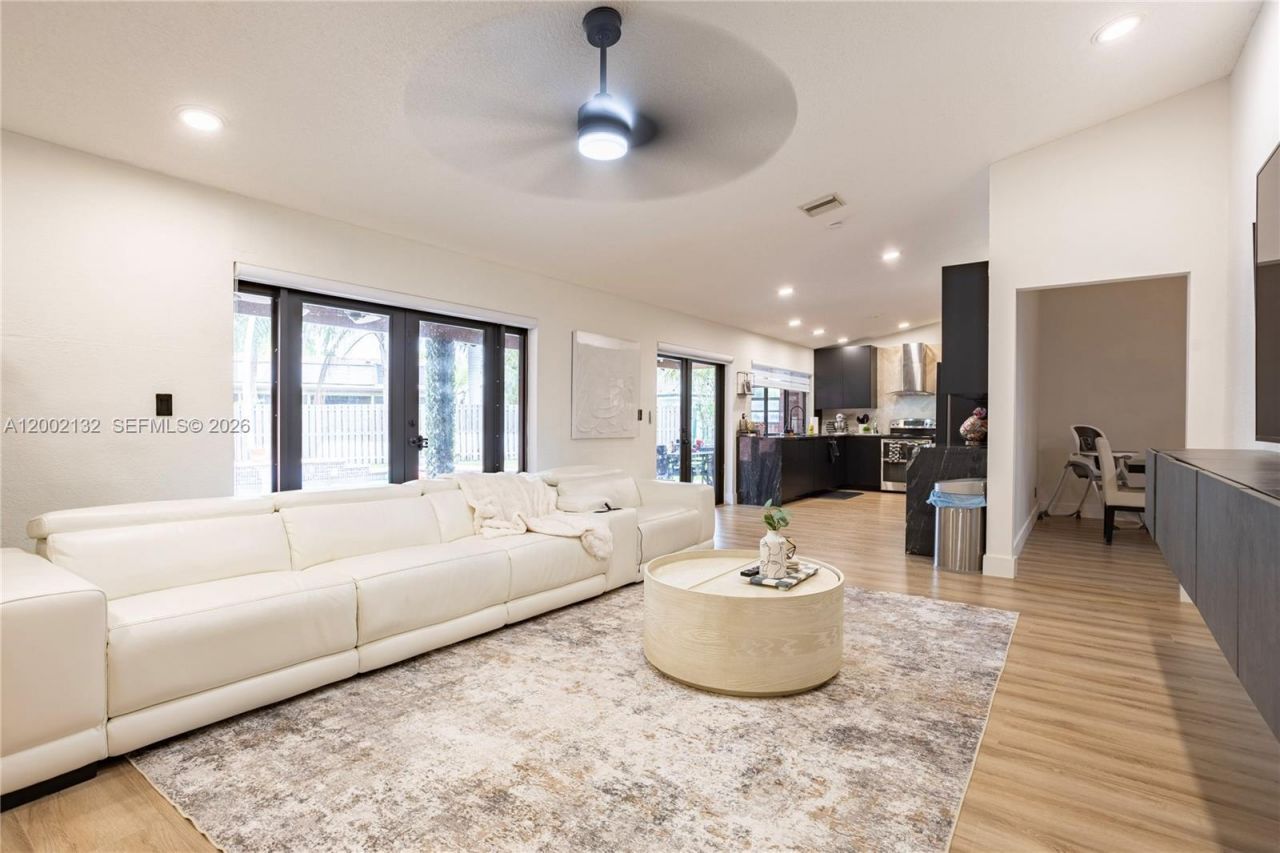 1030 NW 95th Ter, Plantation, FL 33322 Photo