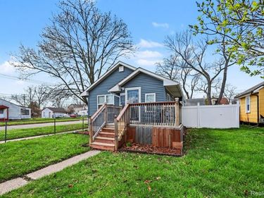 925 Kenilworth Avenue, Pontiac, MI 48340