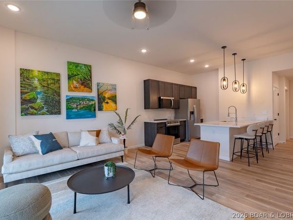 700 Pershing Dr., Unit 203, Camdenton, MO 65020