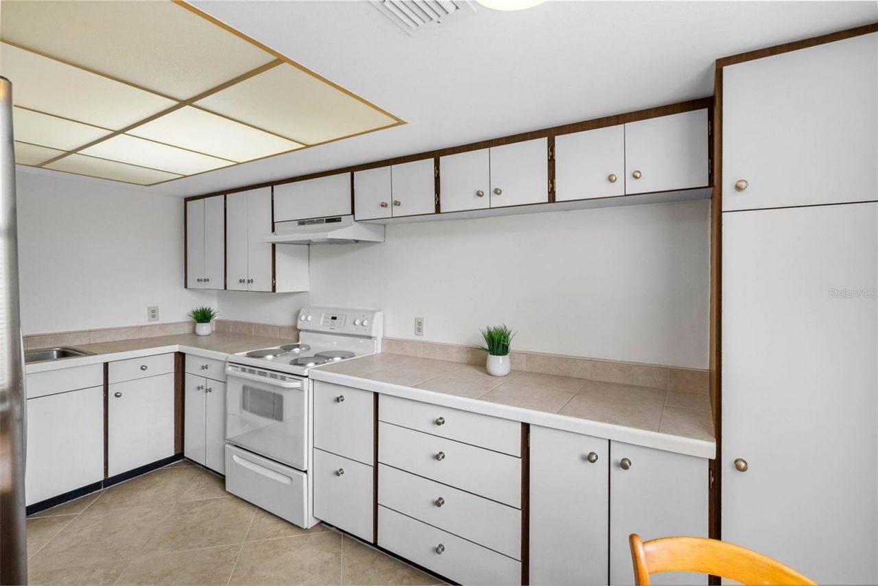 100 Oakmont Lane, Unit 203, Belleair, FL 33756 Photo