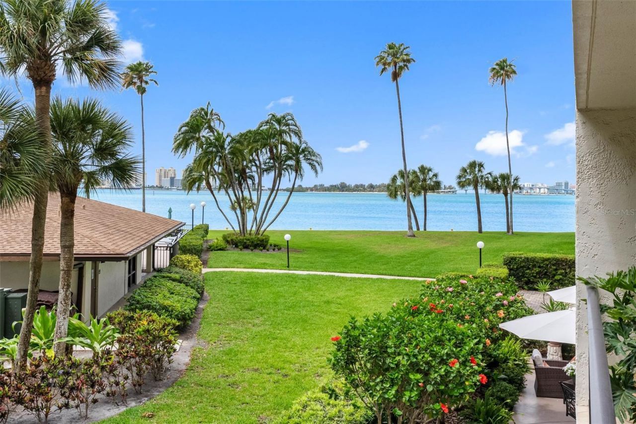 100 Oakmont Lane, Unit 203, Belleair, FL 33756 Photo