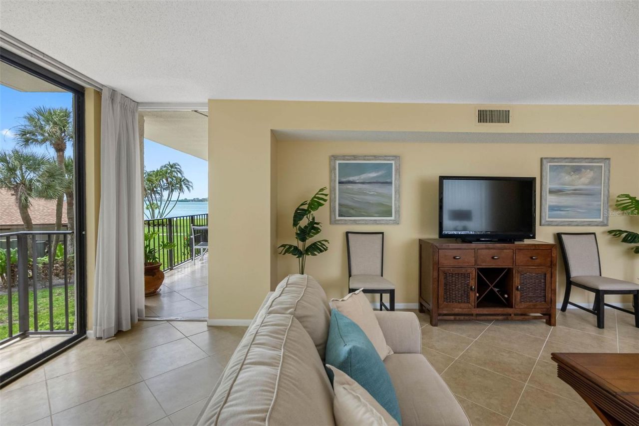 100 Oakmont Lane, Unit 203, Belleair, FL 33756 Photo