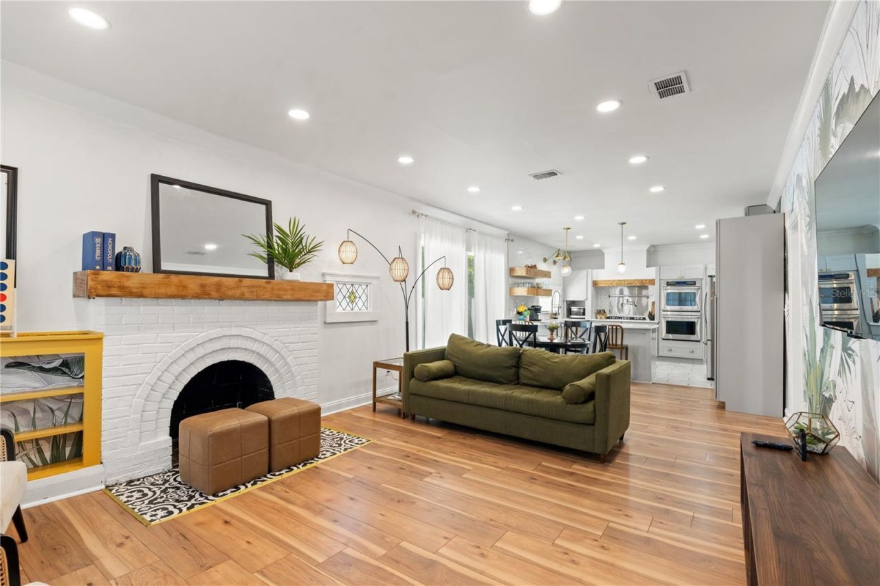 324 W Haya Street, Tampa, FL 33603 Photo