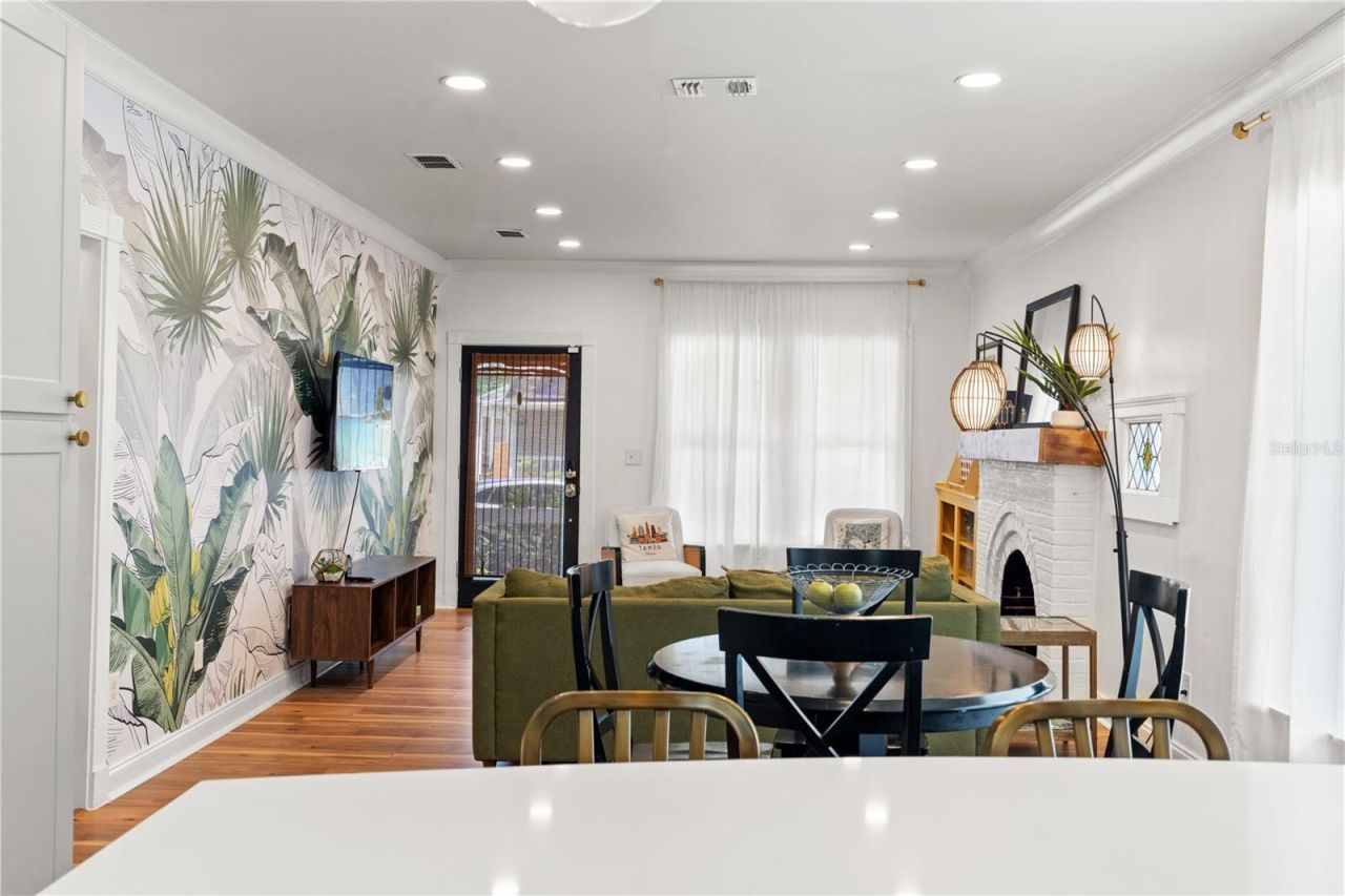 324 W Haya Street, Tampa, FL 33603 Photo