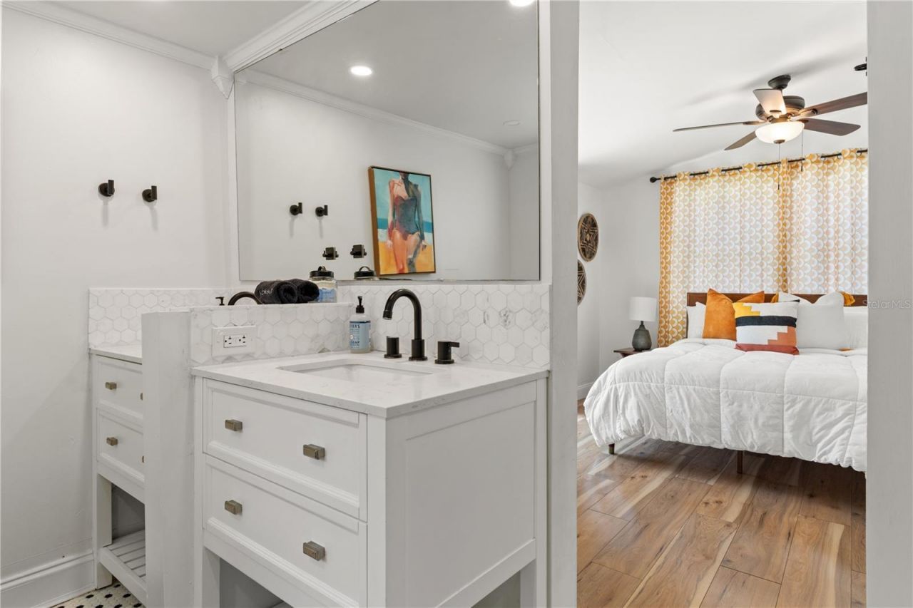 324 W Haya Street, Tampa, FL 33603 Photo