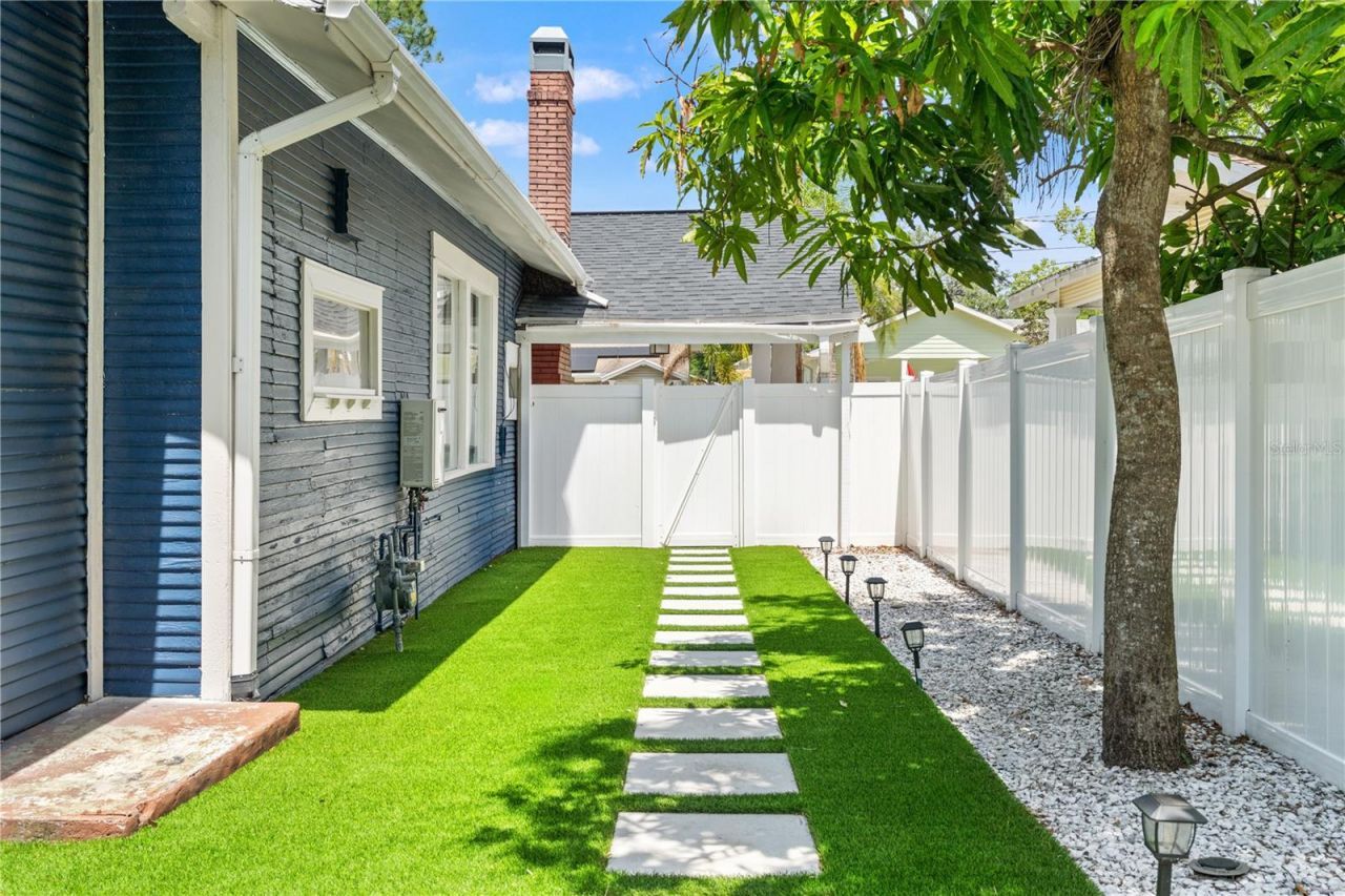 324 W Haya Street, Tampa, FL 33603 Photo