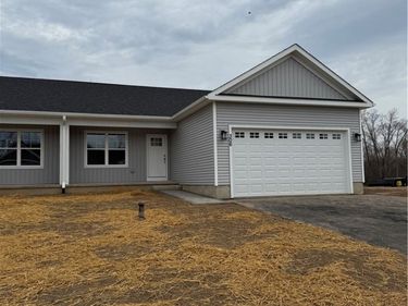 306 Nicks Way , Syracuse, NY 13209